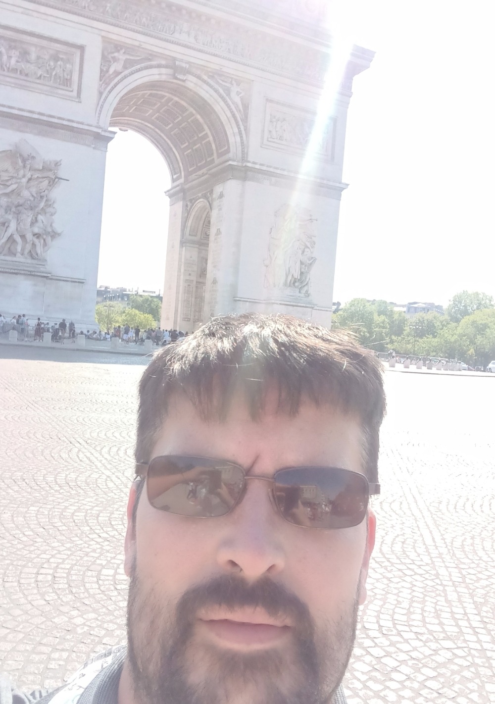 Profil de Sadi, 40 ans, TS Monaco à Ougney-Douvot