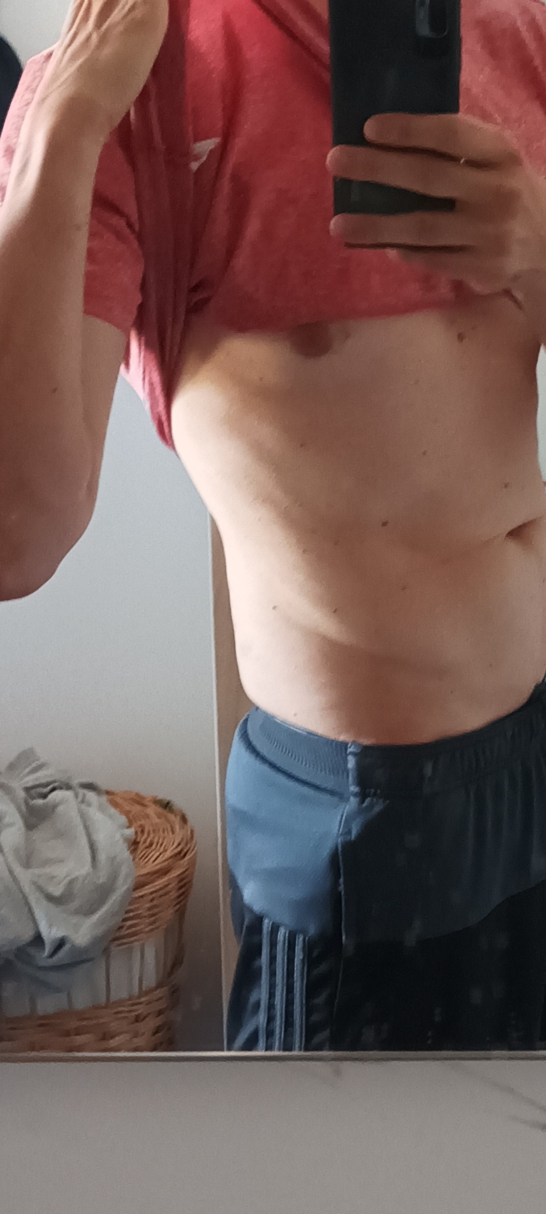 Profil de Kendi, 41 ans, TS Monaco à Menetou-sur-Nahon