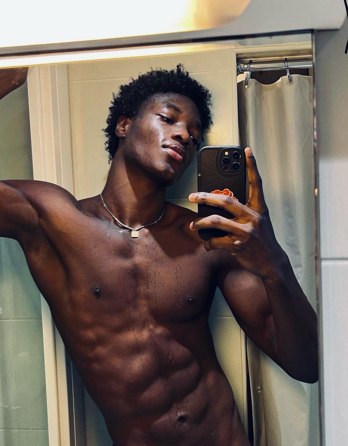 Profil de Emery, 29 ans, TS Monaco à Flacourt