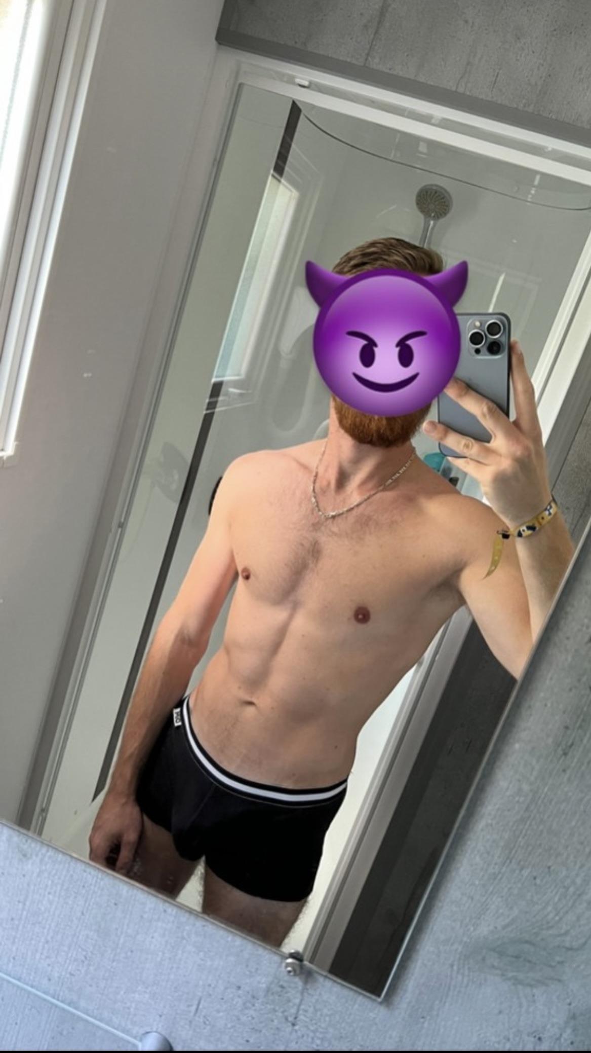 Profil de Izac, 27 ans, TS Monaco à Surin