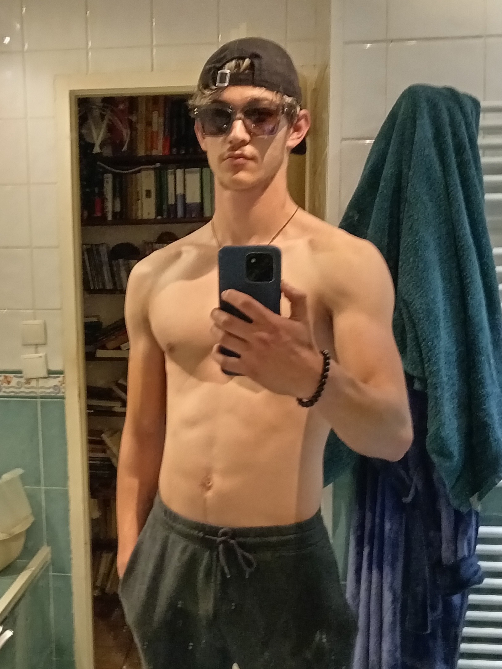 Profil de Tiffen, 20 ans, TS Monaco à Boutigny-sur-Essonne
