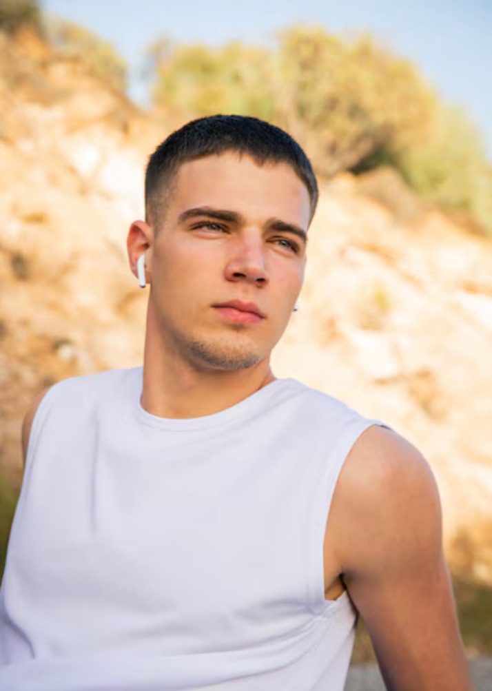 Profil de Miran, 24 ans, TS Monaco à Saint-Pierre-du-Lorouër