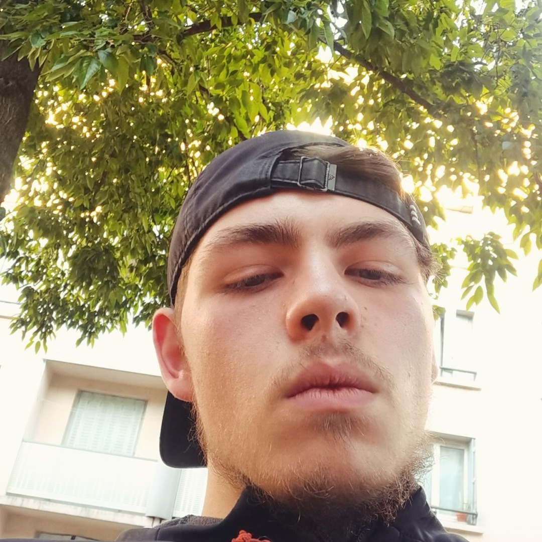 Profil de Dionis, 20 ans, TS Monaco à Aurières