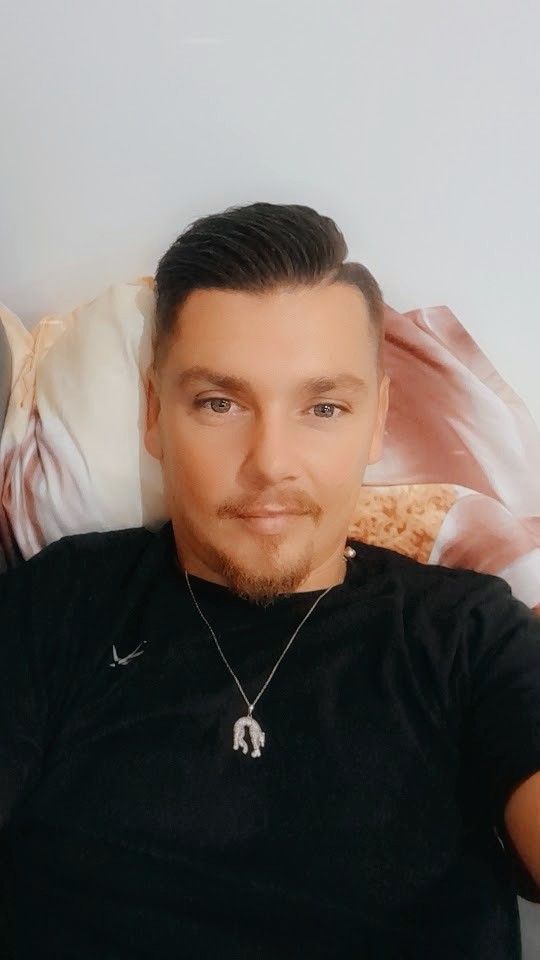 Profil de Michelangelo, 33 ans, TS Monaco à LaCôte-en-Couzan